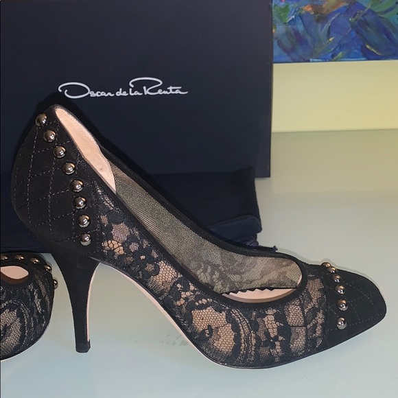 Oscar de la Renta Shoes - Oscar de la Renta Black Lace & Suede Pumps w/Studs